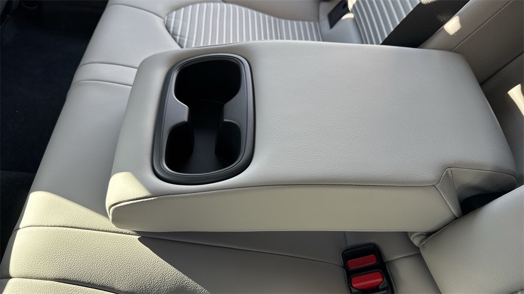 2023 Toyota Camry SE photo 37