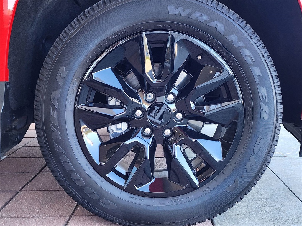 2022 Chevrolet Silverado 1500 Custom photo 3