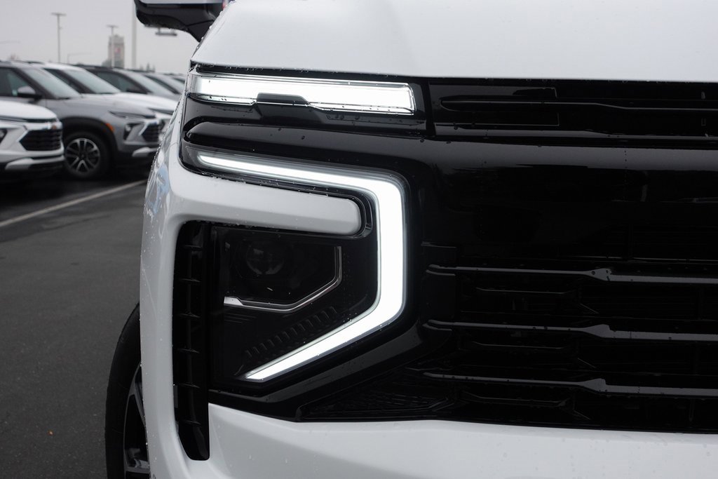 2026 Chevrolet Suburban RST photo 4