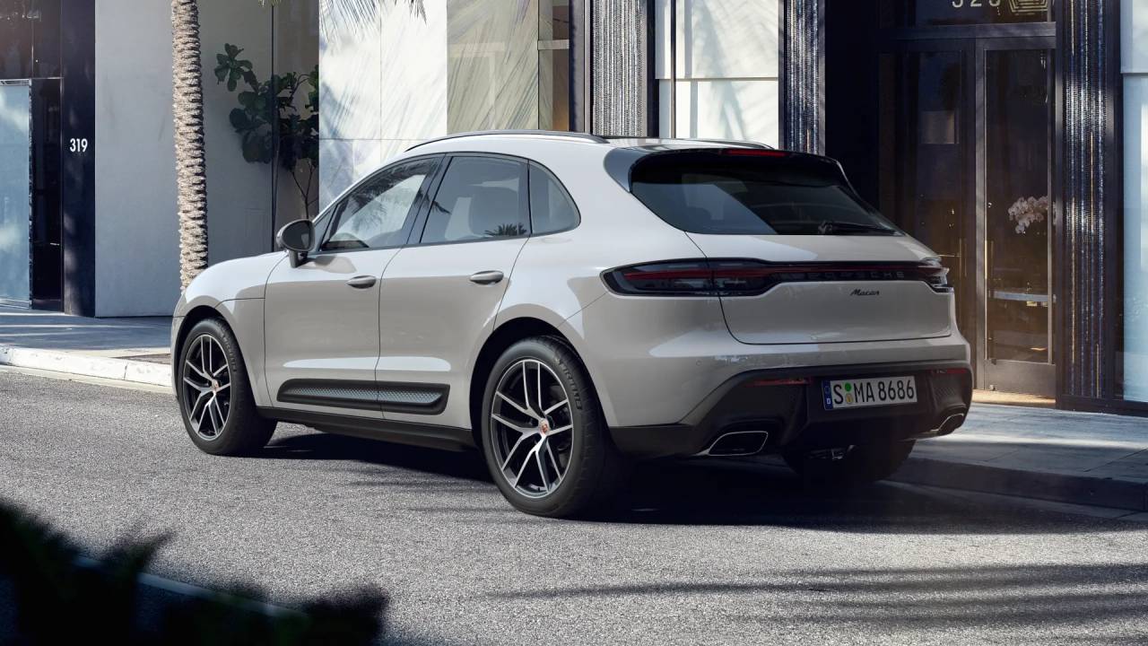2025 Porsche Macan T photo 3