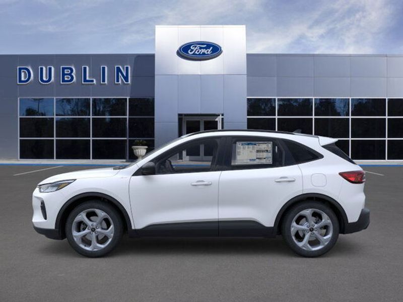 2026 Ford Escape ST-Line photo 3