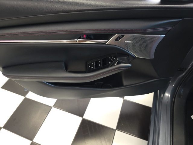 2023 Mazda Mazda3 2.5 s Carbon photo 16