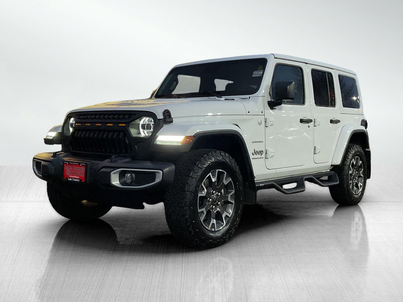 2024 Jeep Wrangler 4-Door Sahara's photo
