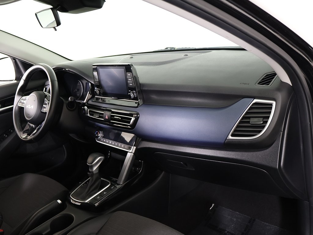 2023 Kia Seltos S photo 16