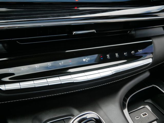 2024 Cadillac Escalade V-Series photo 17
