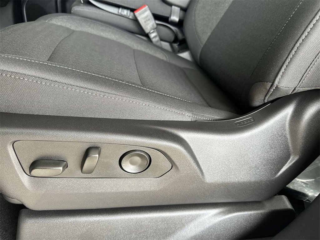 2025 Chevrolet Silverado 1500 LT photo 21