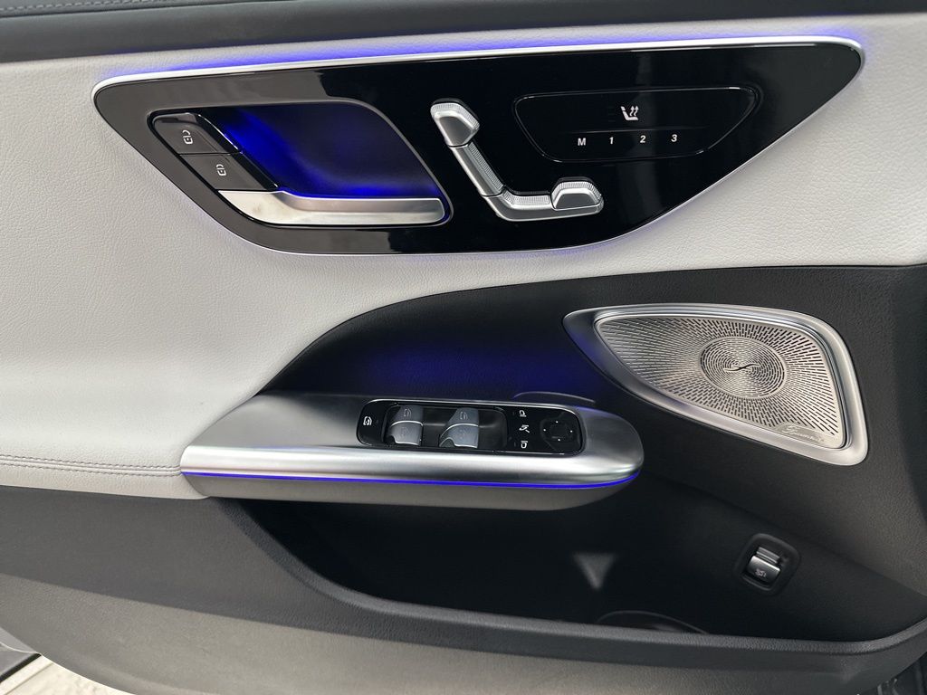 2025 Mercedes Benz C 300 photo 16