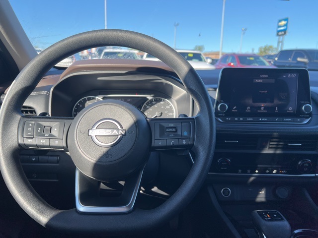 2023 Nissan Rogue SV photo 13