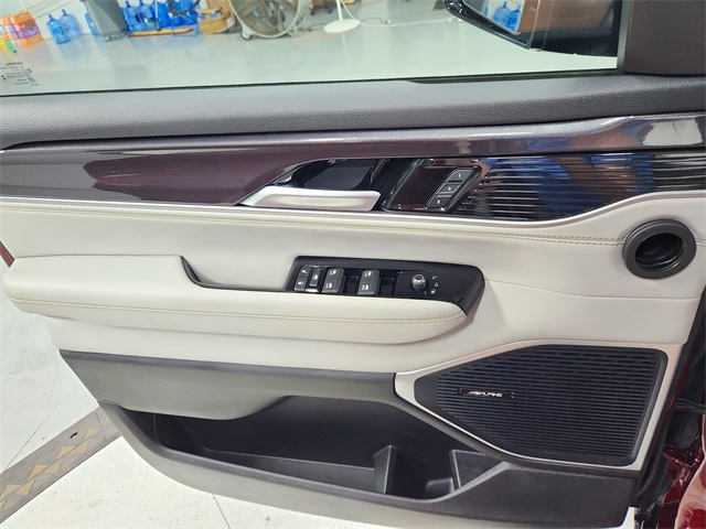 2024 Jeep Wagoneer Base photo 35