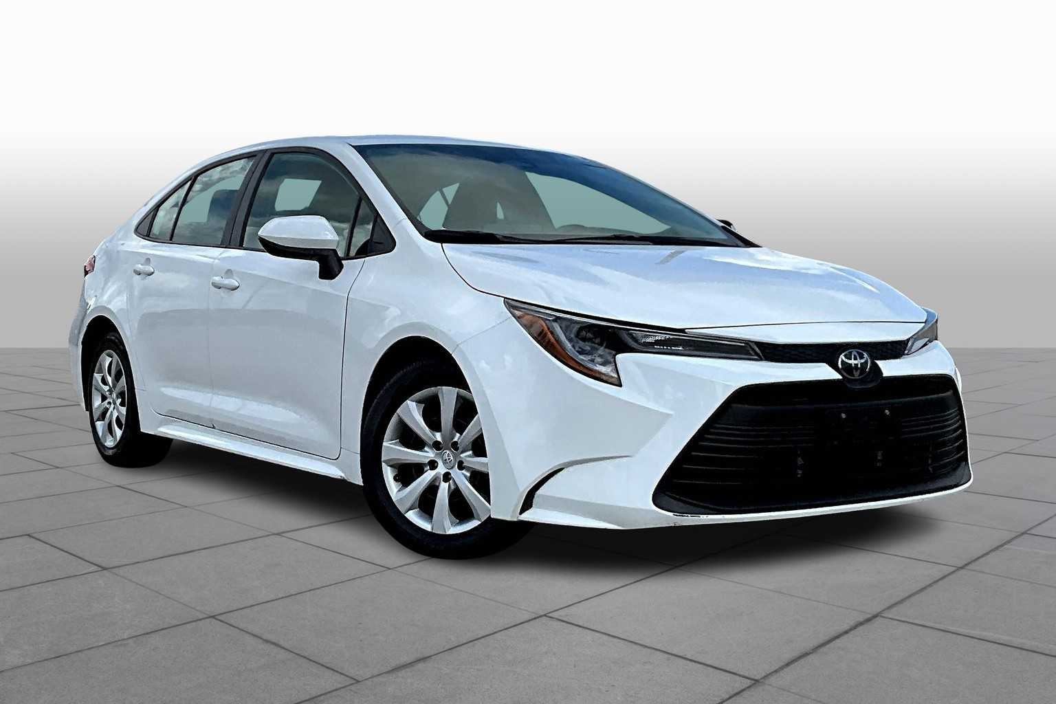 2024 Toyota Corolla LE photo 2