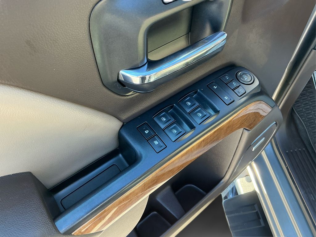 2017 Chevrolet Silverado 1500 LTZ photo 19