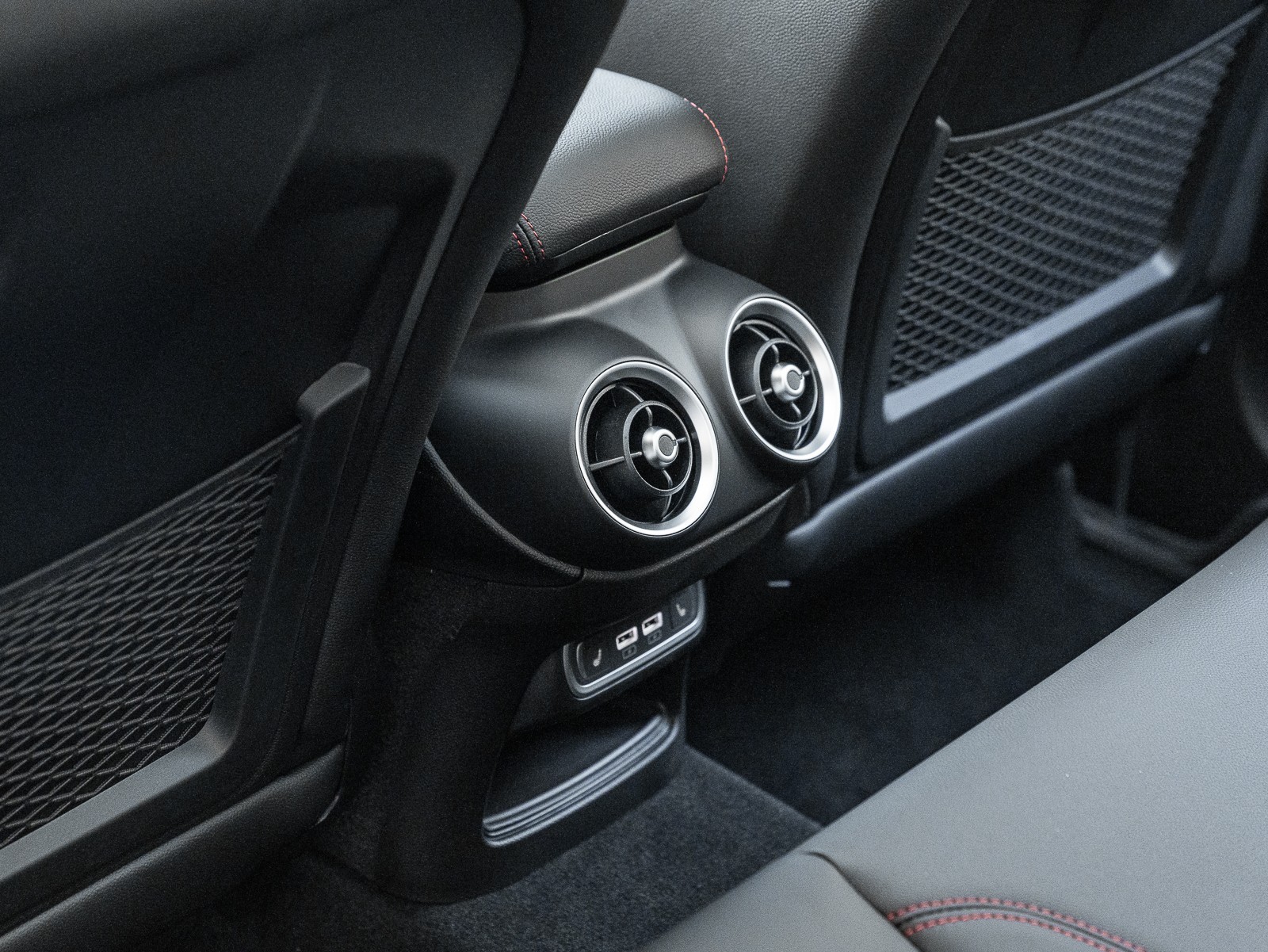 2024 Alfa Romeo Stelvio Quadrifoglio photo 42