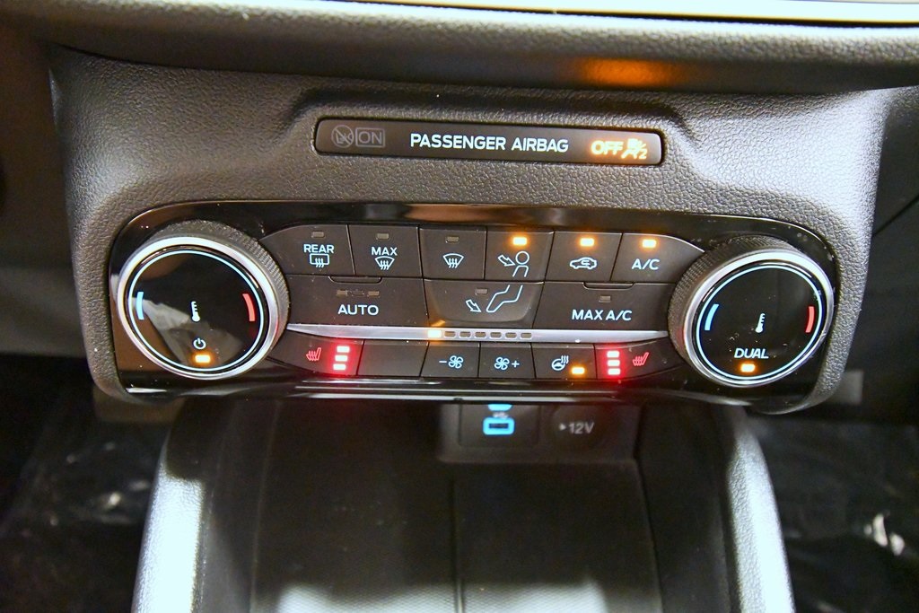 Used 2022 Iconic Silver Metallic Ford SEL image 26