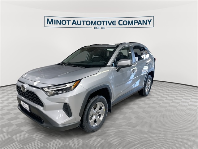 2025 Toyota RAV4 XLE photo 4