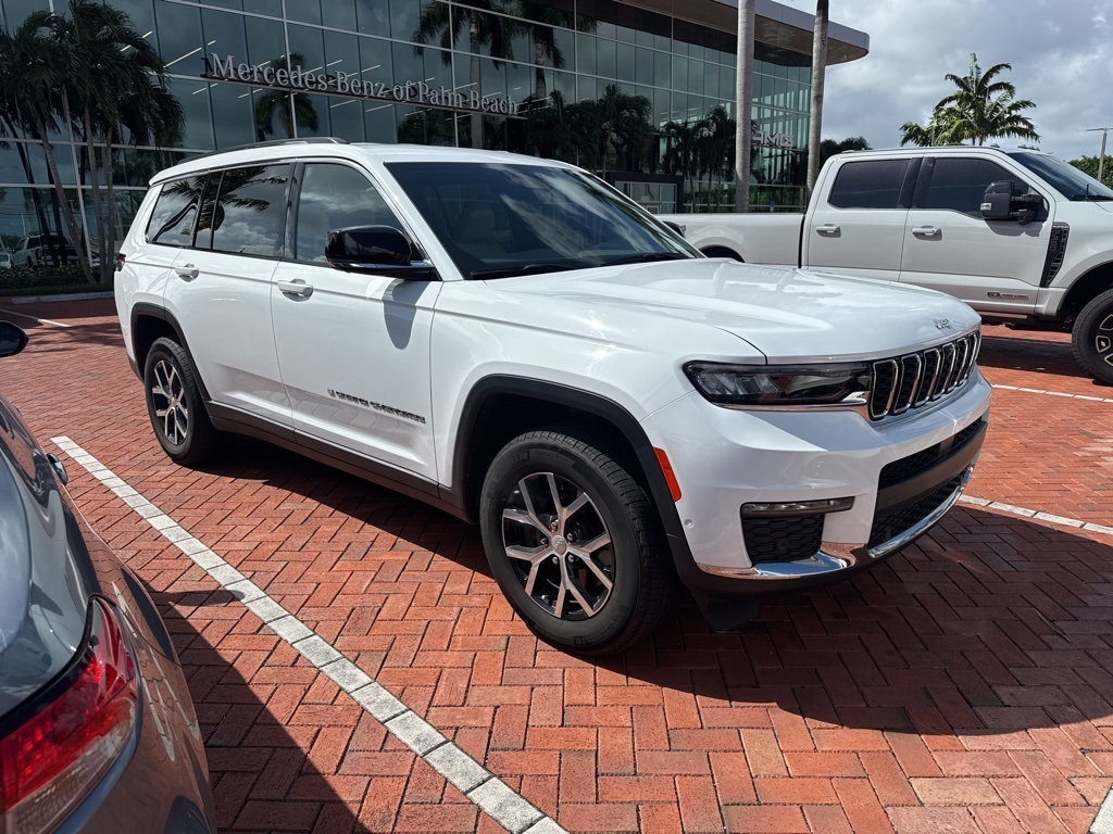 2023 Jeep Grand Cherokee Limited photo 2