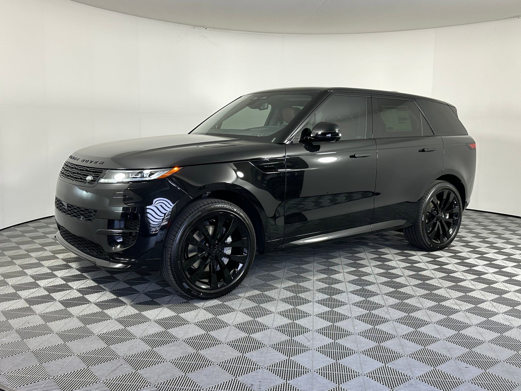 2026 Land Rover Range Rover Sport Dynamic SE's photo