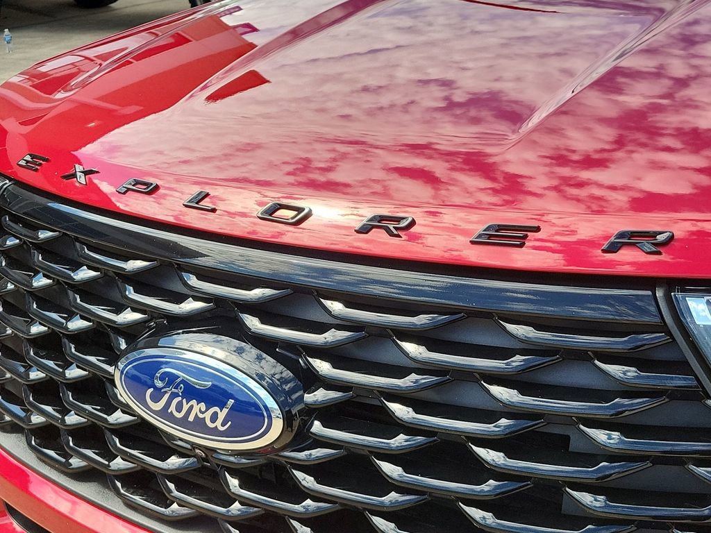 2022 Ford Explorer ST-Line photo 28