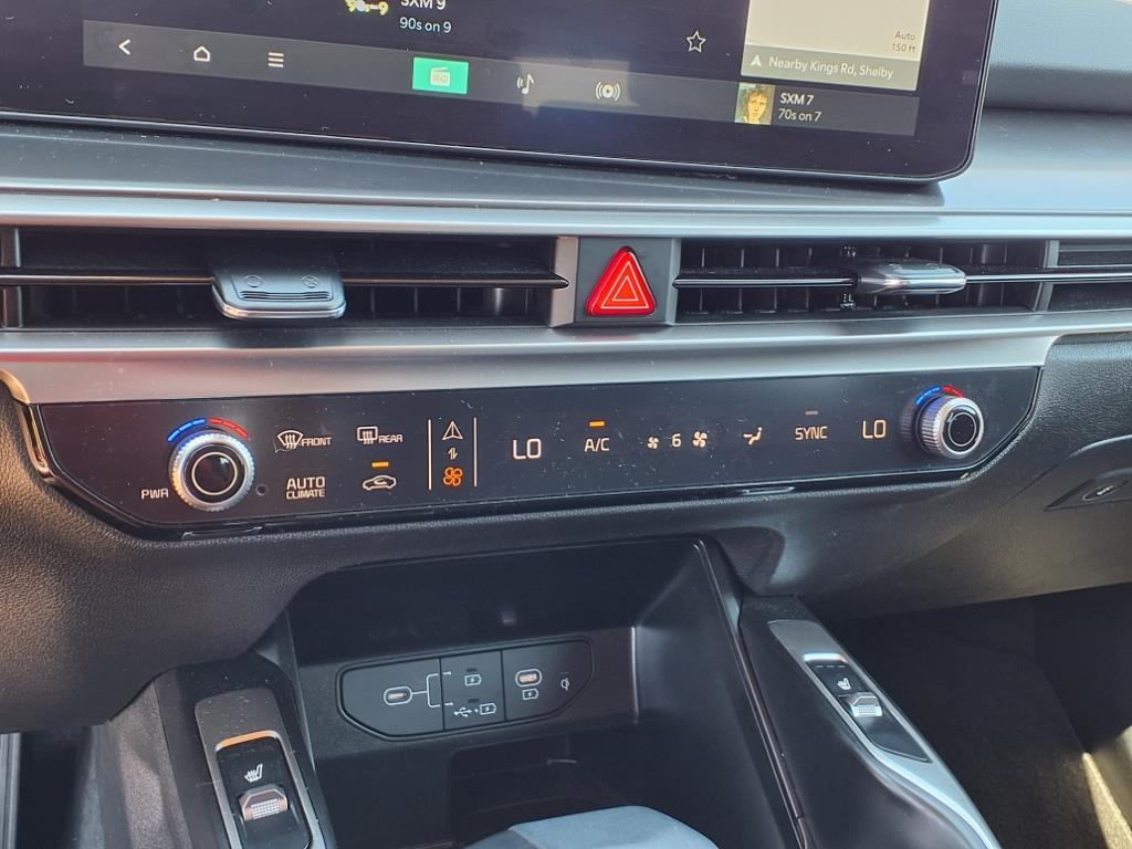 2025 Kia Sorento S photo 8