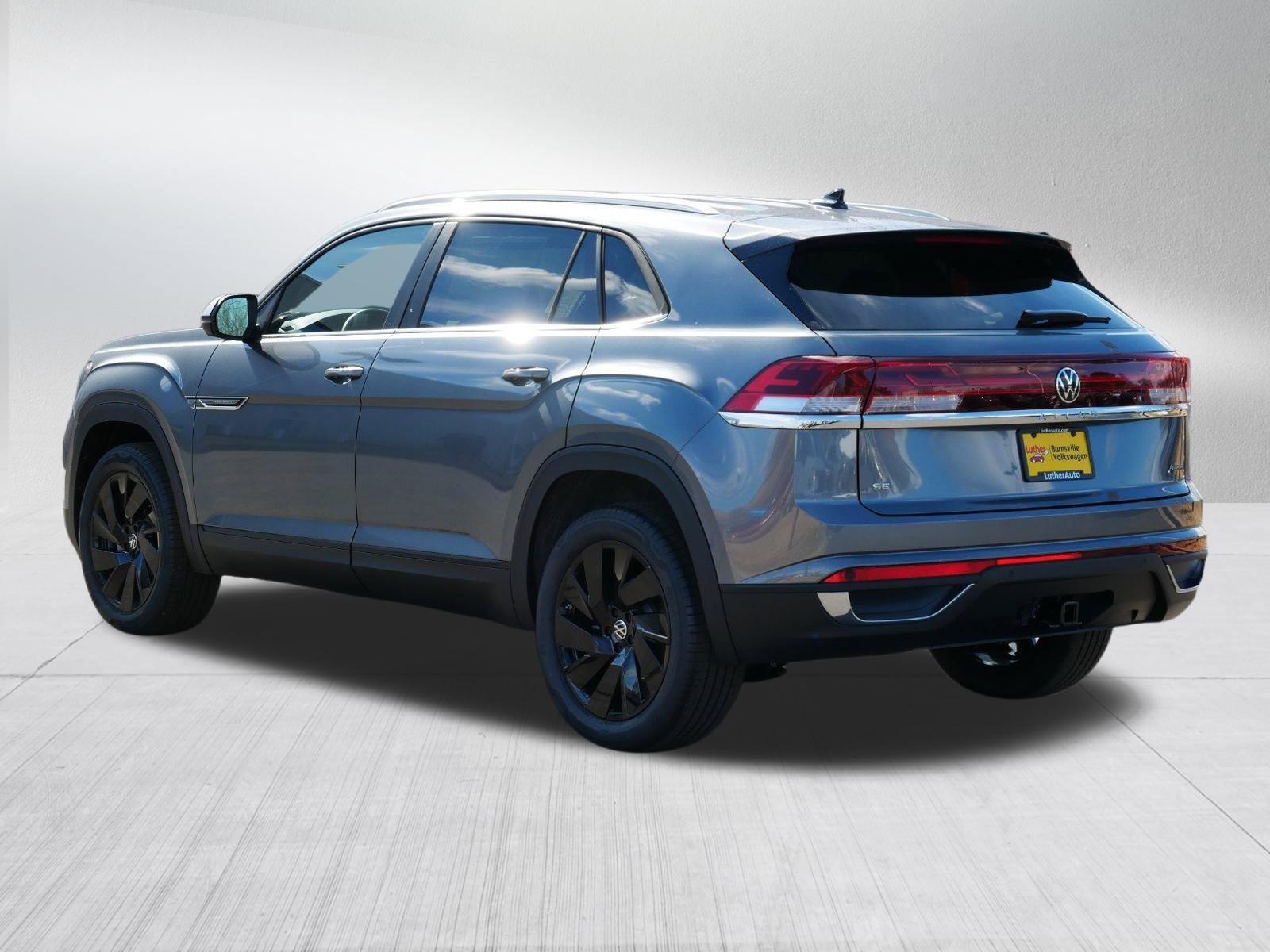 2025 Volkswagen Atlas Cross Sport SE Technology photo 3