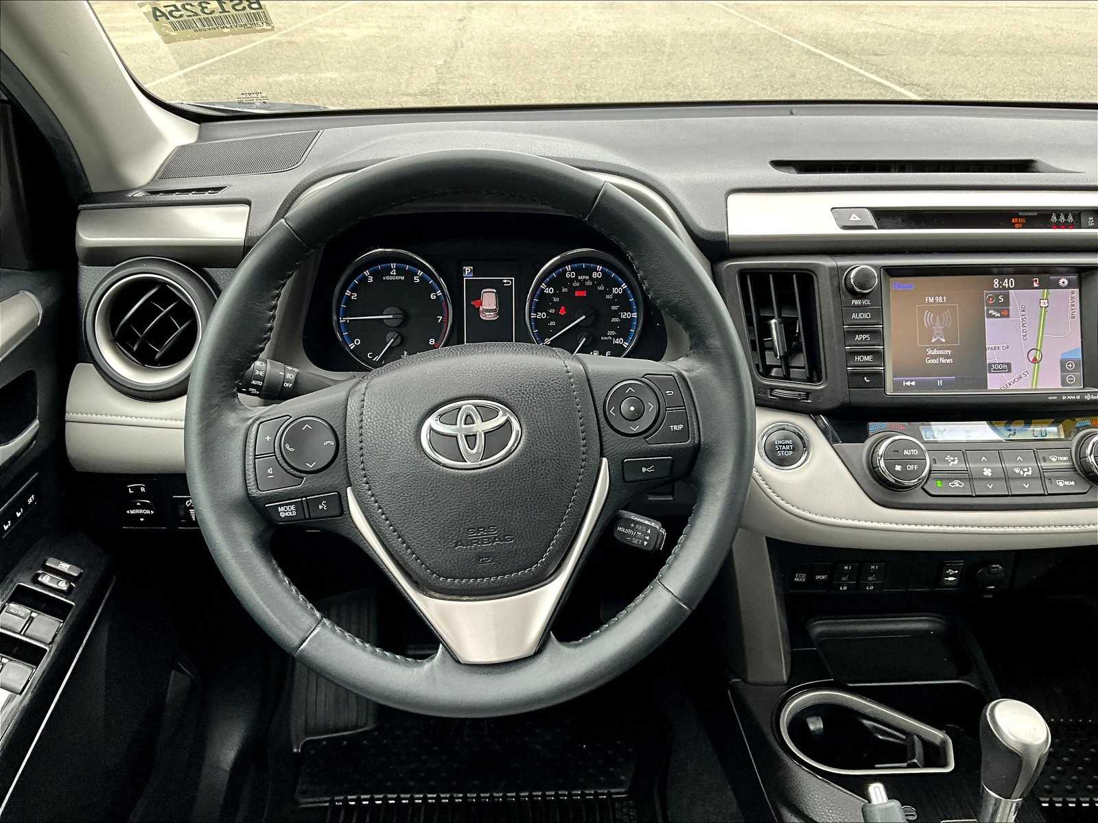 2018 Toyota RAV4 Limited photo 16