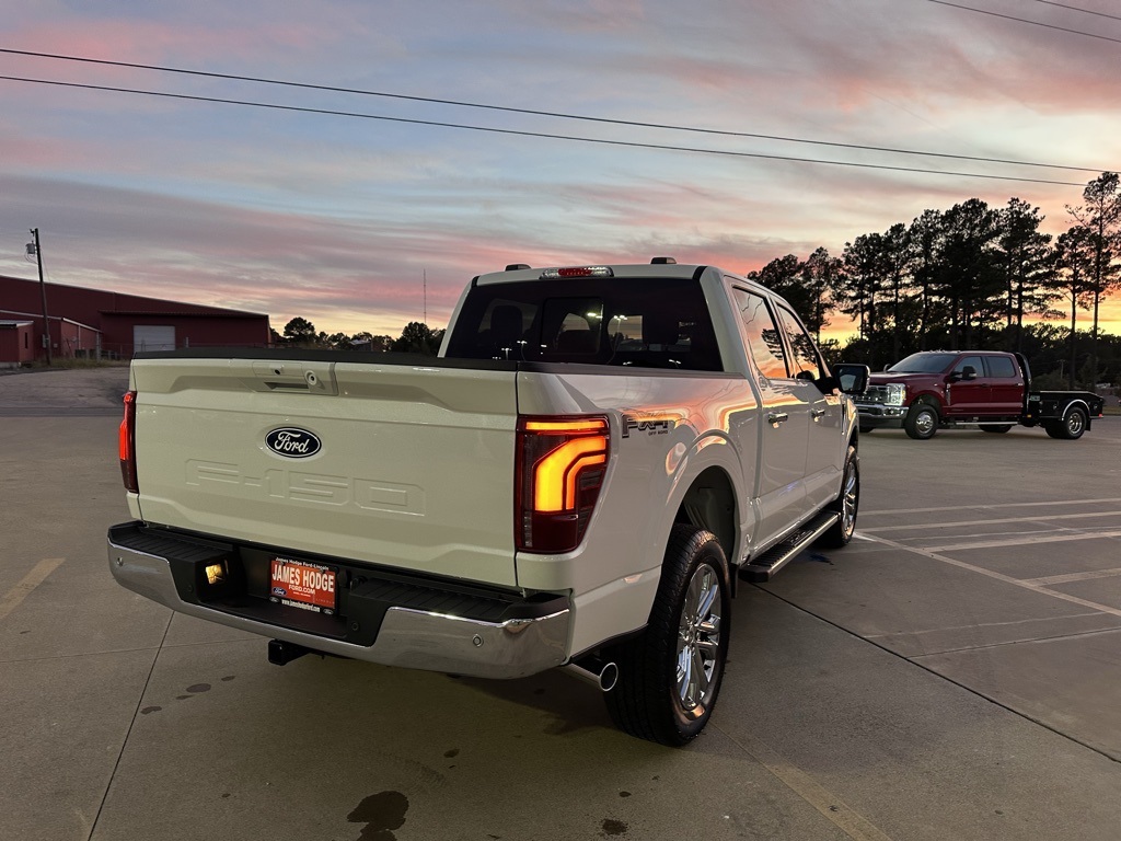 2025 Ford F-150 Lariat photo 3