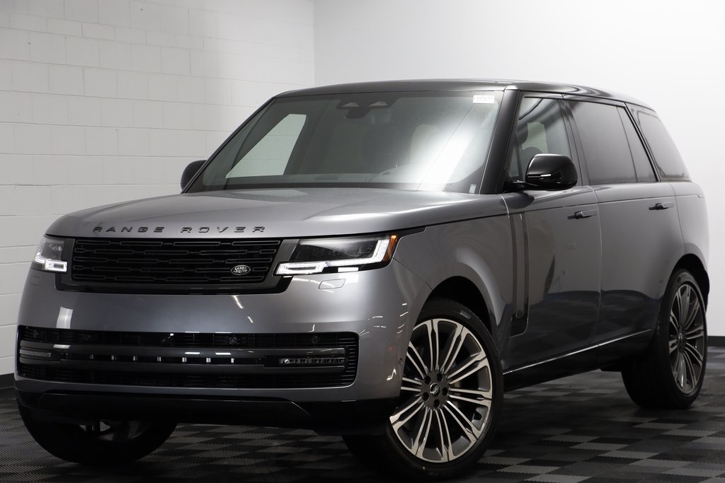 2025 Land Rover Range Rover SE's photo