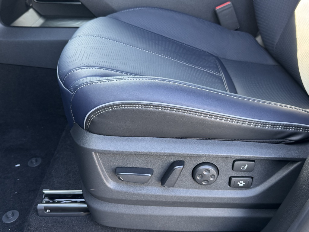 2026 Infiniti QX80 Sensory photo 13