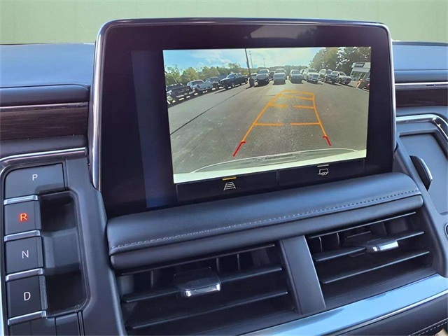 2023 Chevrolet Suburban LT photo 15