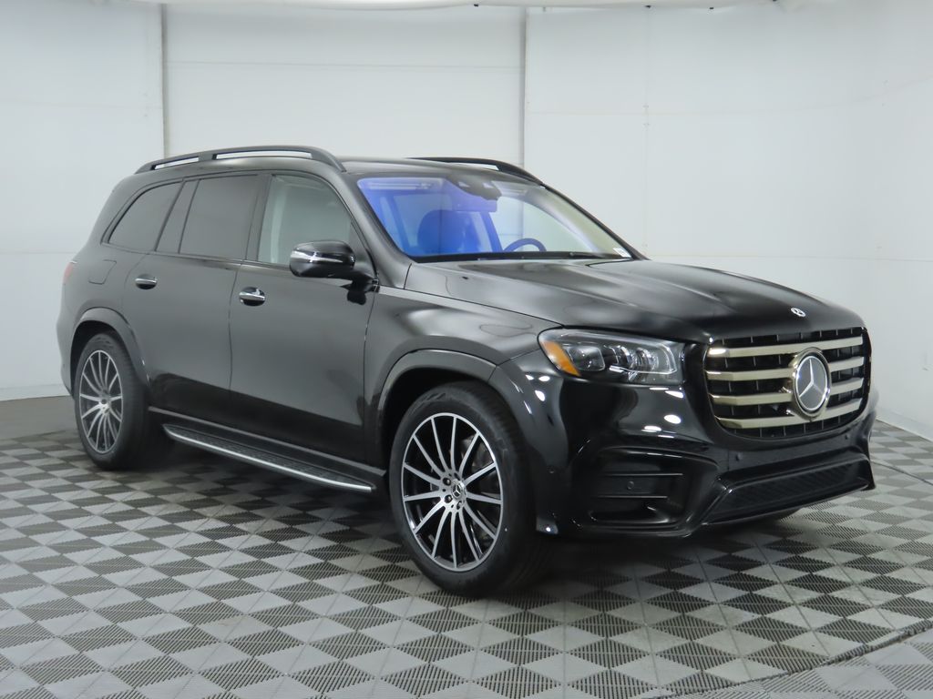 2026 Mercedes Benz GLS 450 4MATIC photo 2