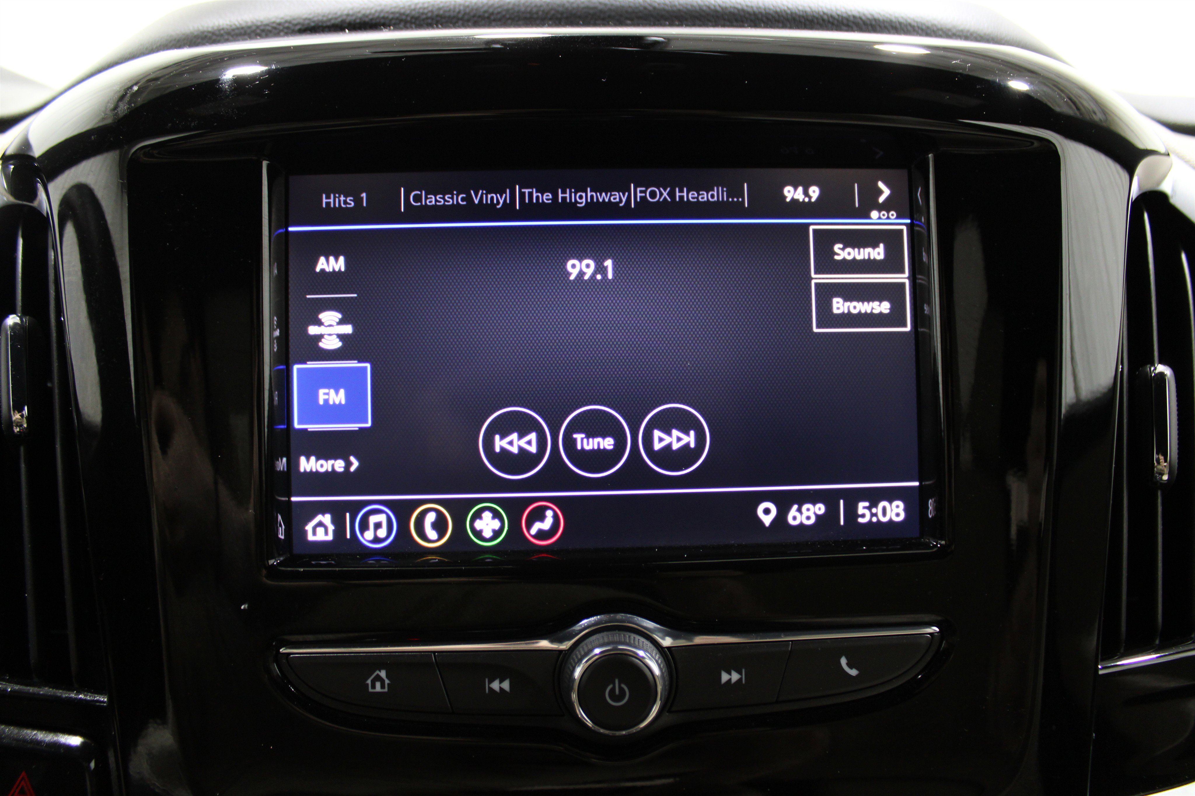 2023 Chevrolet Traverse LS photo 13