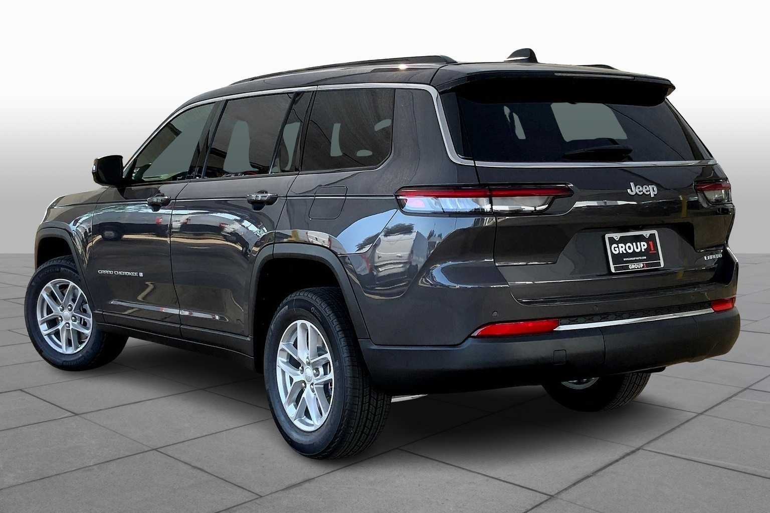 2025 Jeep Grand Cherokee Laredo photo 10