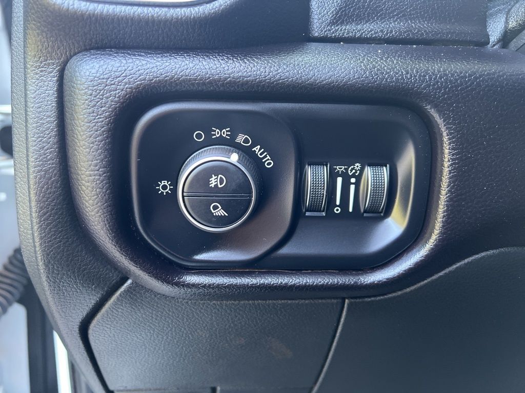 2024 Ram 3500 Laramie photo 14