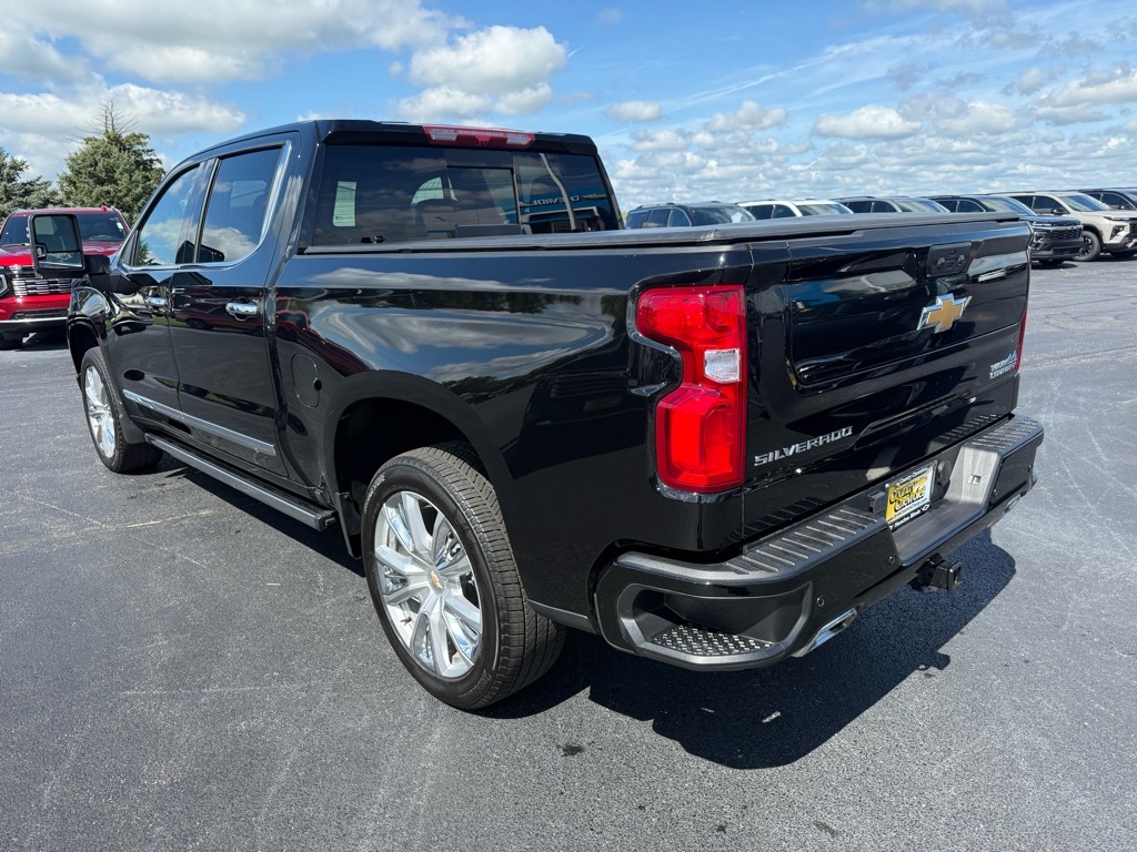 2024 Chevrolet Silverado 1500 High Country photo 3