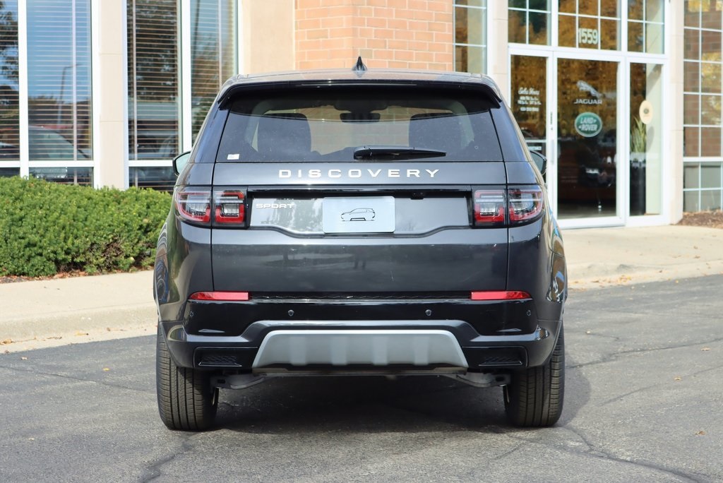 2025 Land Rover Discovery Sport S photo 4