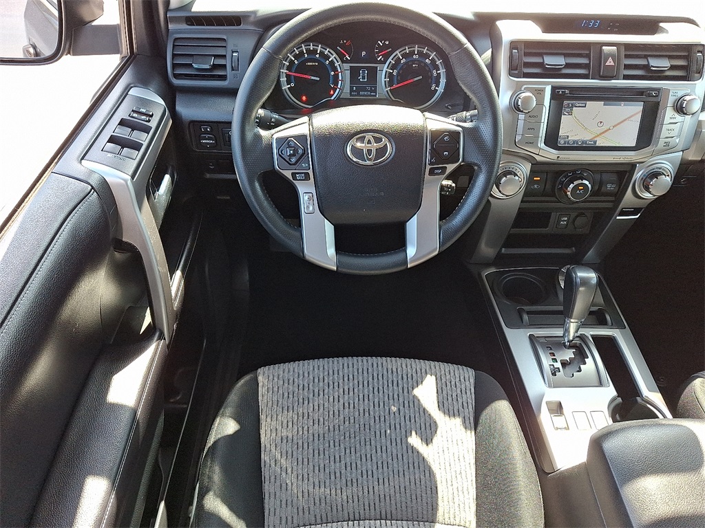 2016 Toyota 4Runner SR5 photo 12
