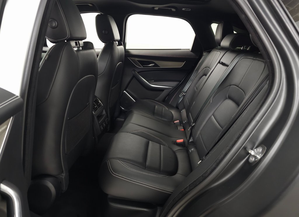 2025 JAGUAR F-PACE - Image 31