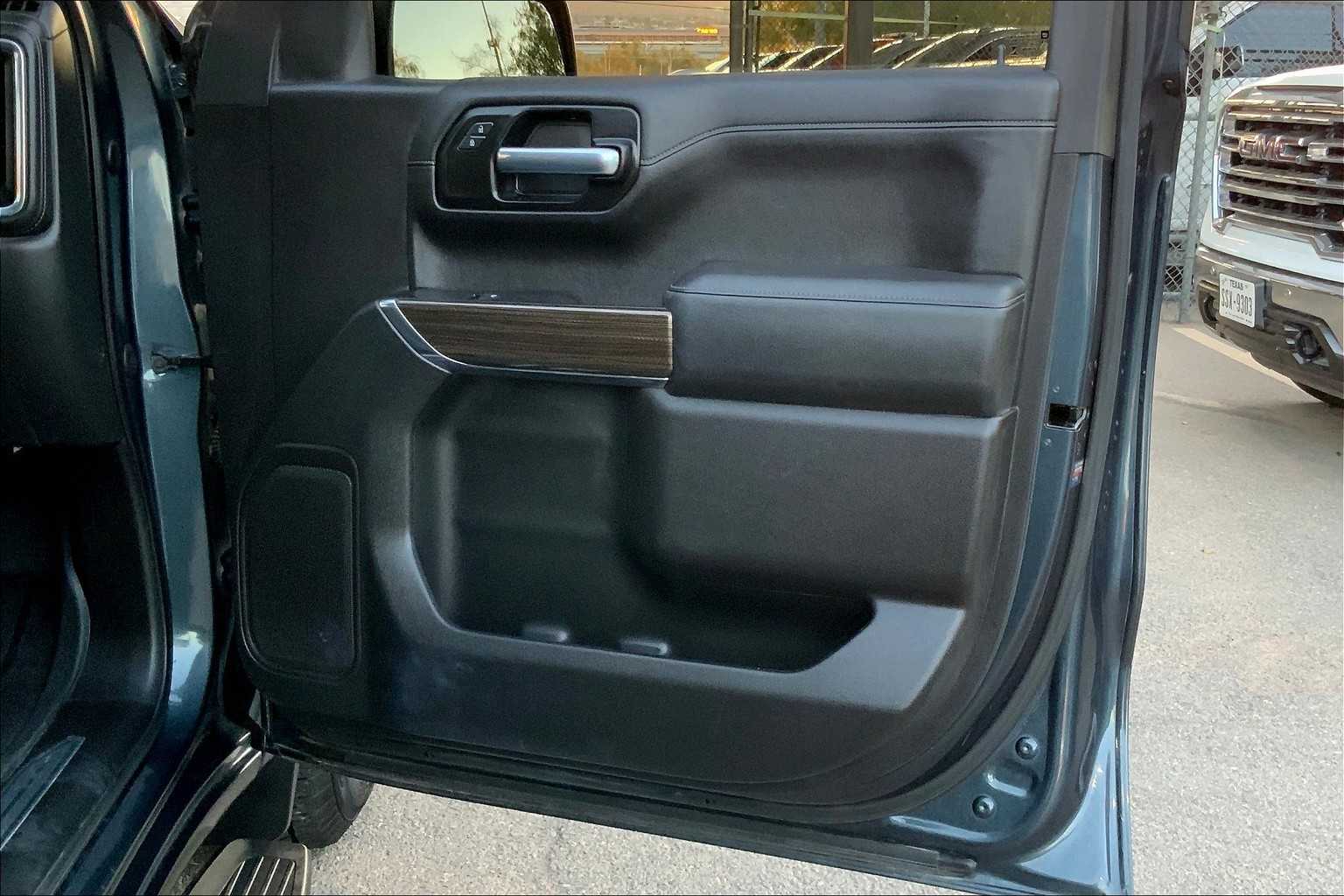 2020 Chevrolet Silverado 1500 LT photo 21