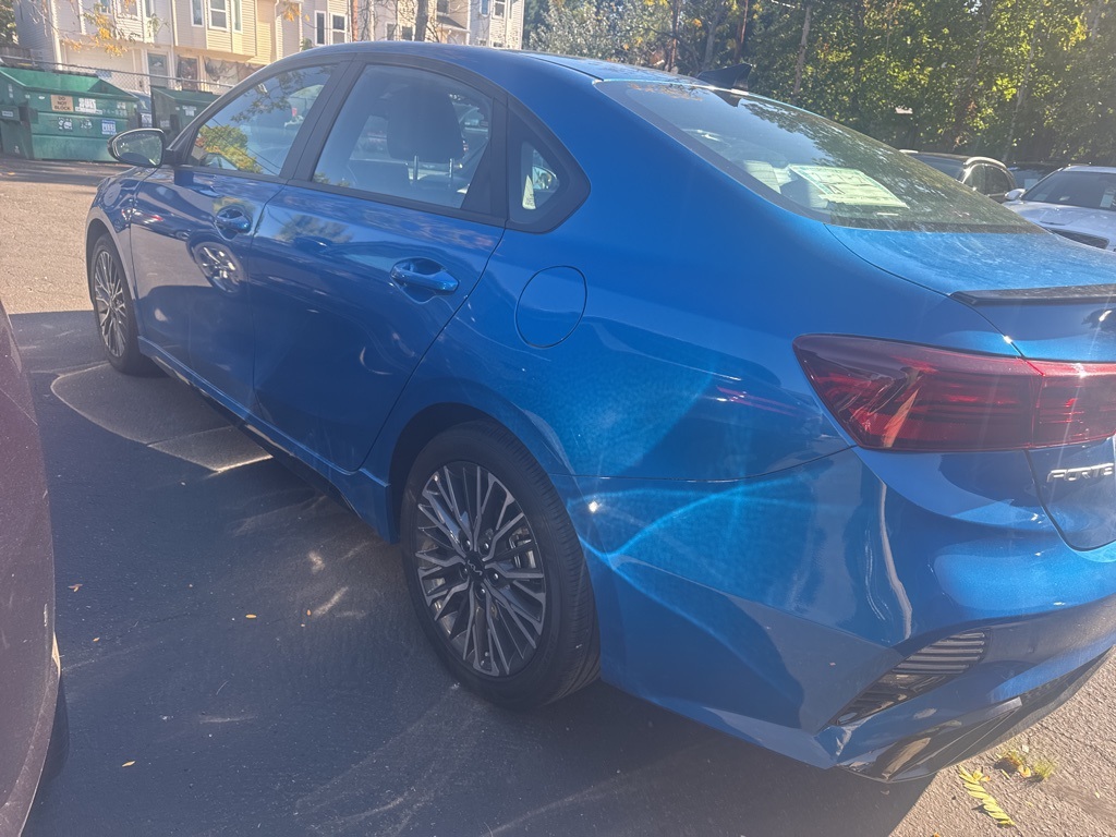 2024 Kia Forte GT-Line photo 4