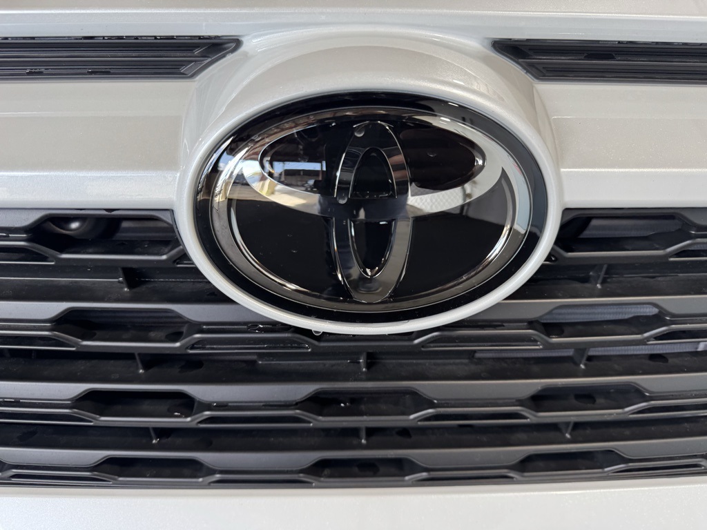 2025 Toyota RAV4 XLE Premium photo 16