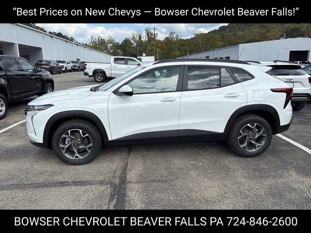 2025 Chevrolet Trax LT photo 2