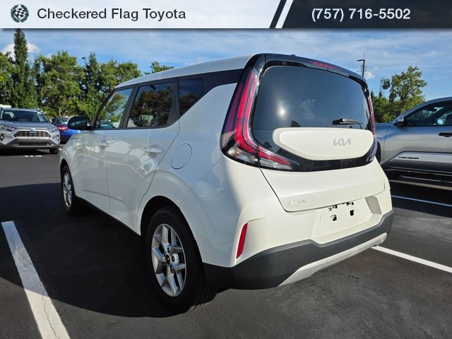 2023 Kia Soul LX photo 3