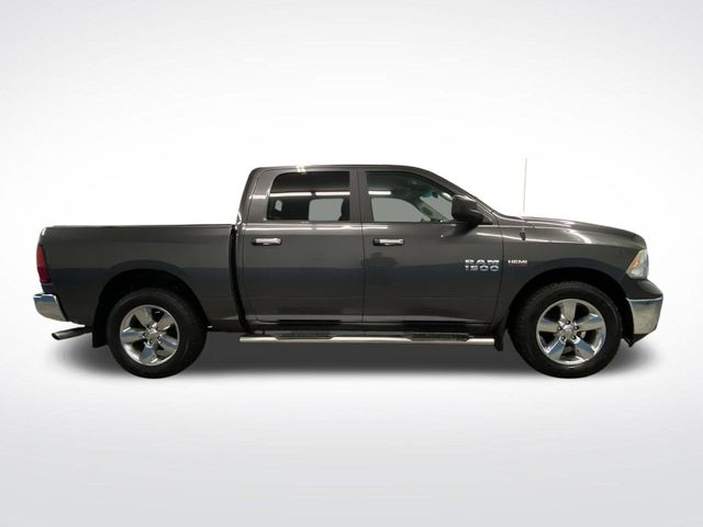 2018 Ram 1500 SLT photo 2