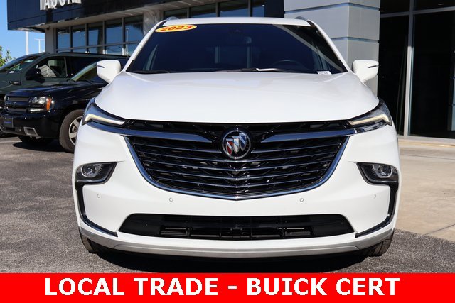 2023 Buick Enclave Essence photo 3