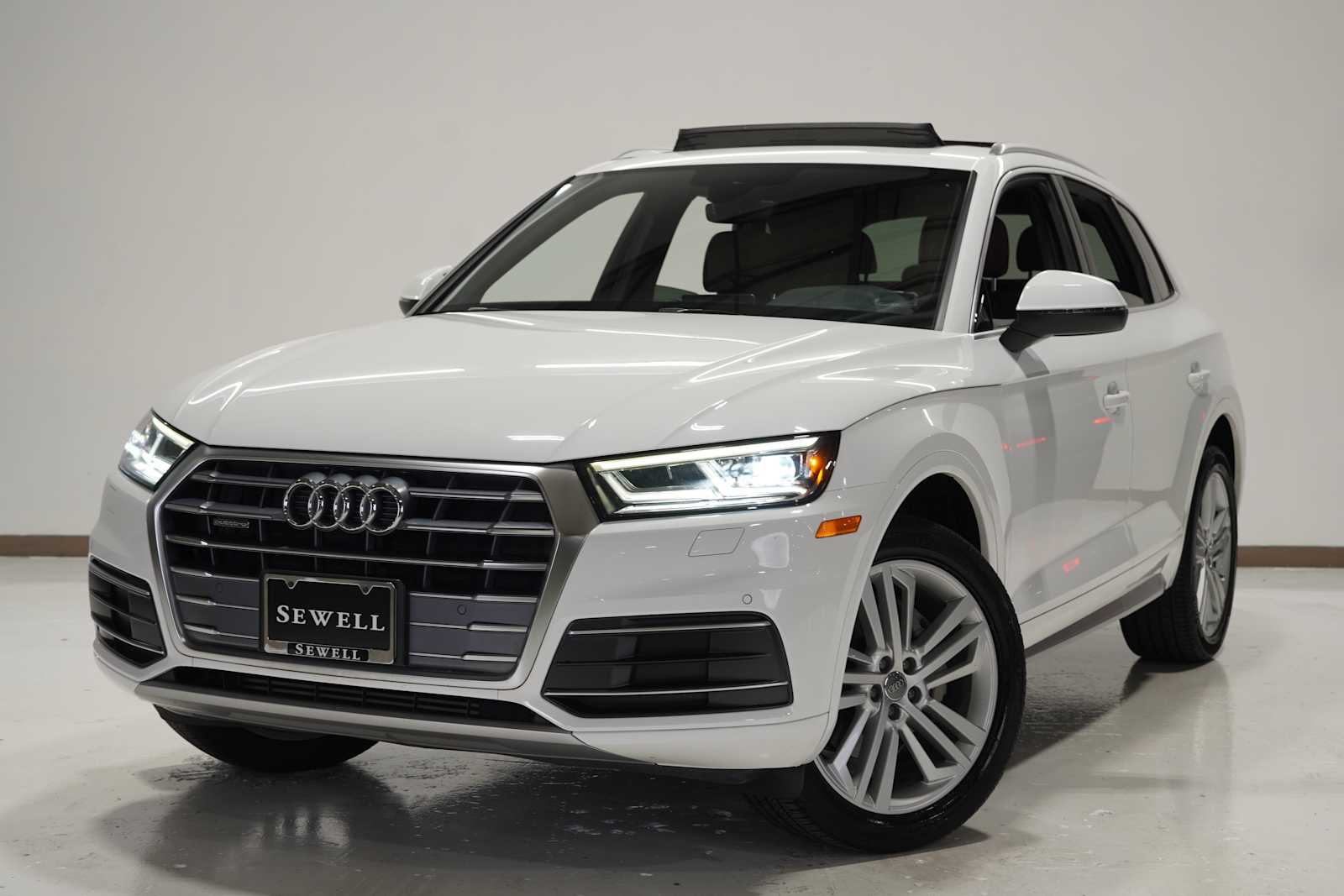 2018 Audi Q5 S Line Premium Plus's photo