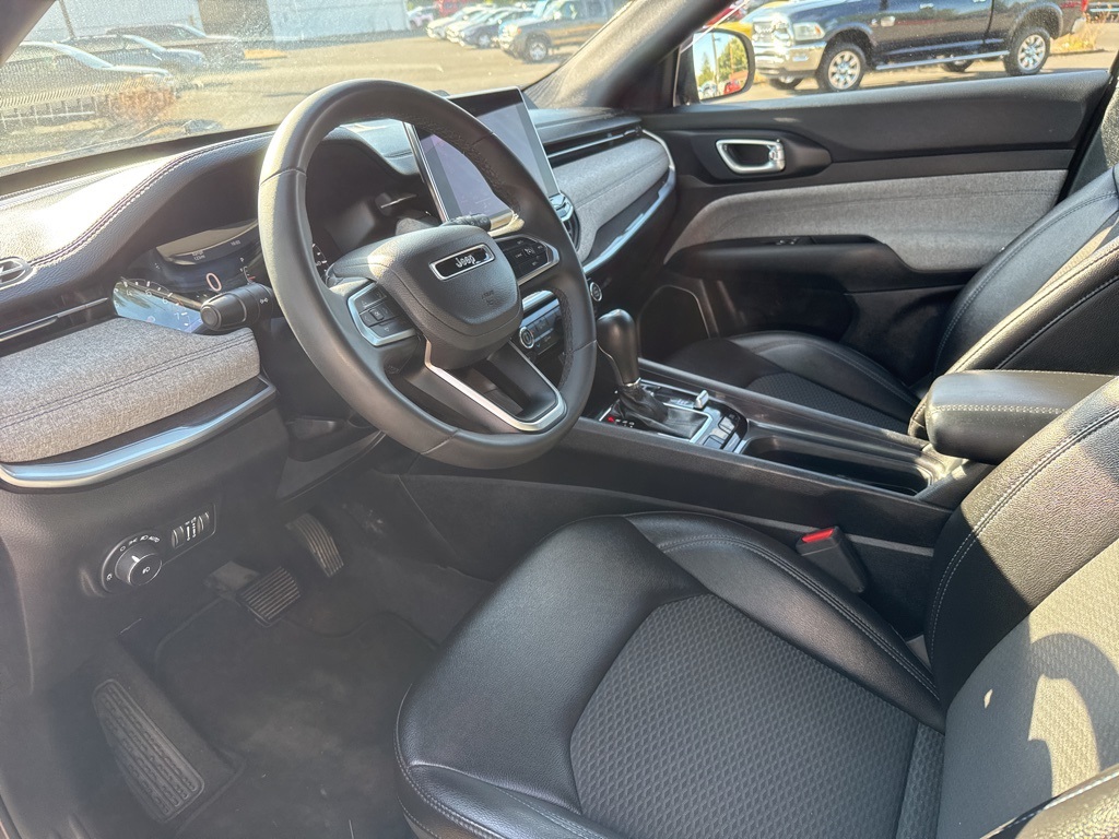 2024 Jeep Compass Latitude photo 13