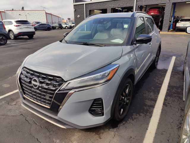 2024 Nissan Kicks SR's photo