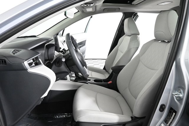 2024 Toyota Corolla Cross LE photo 13