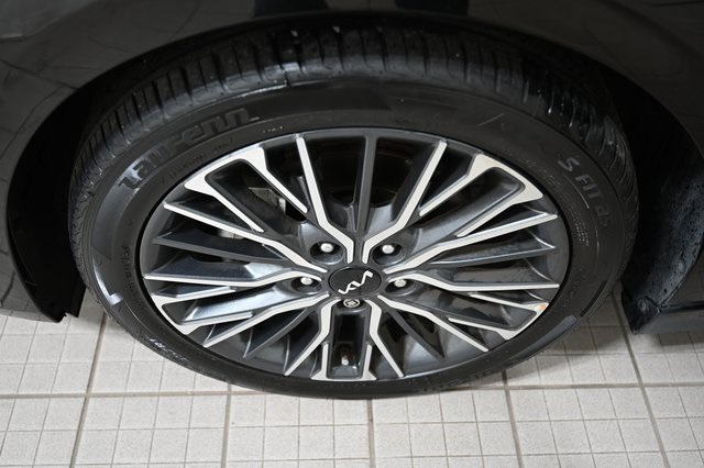 2023 Kia Forte GT-Line photo 17