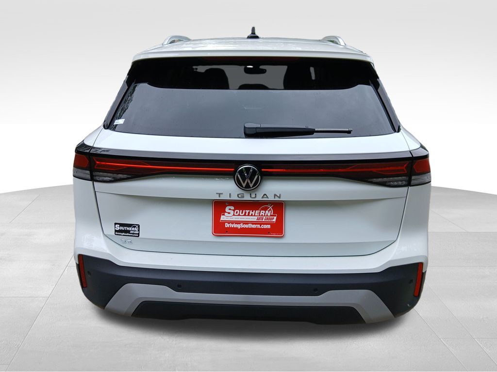 2025 Volkswagen Tiguan SE photo 3