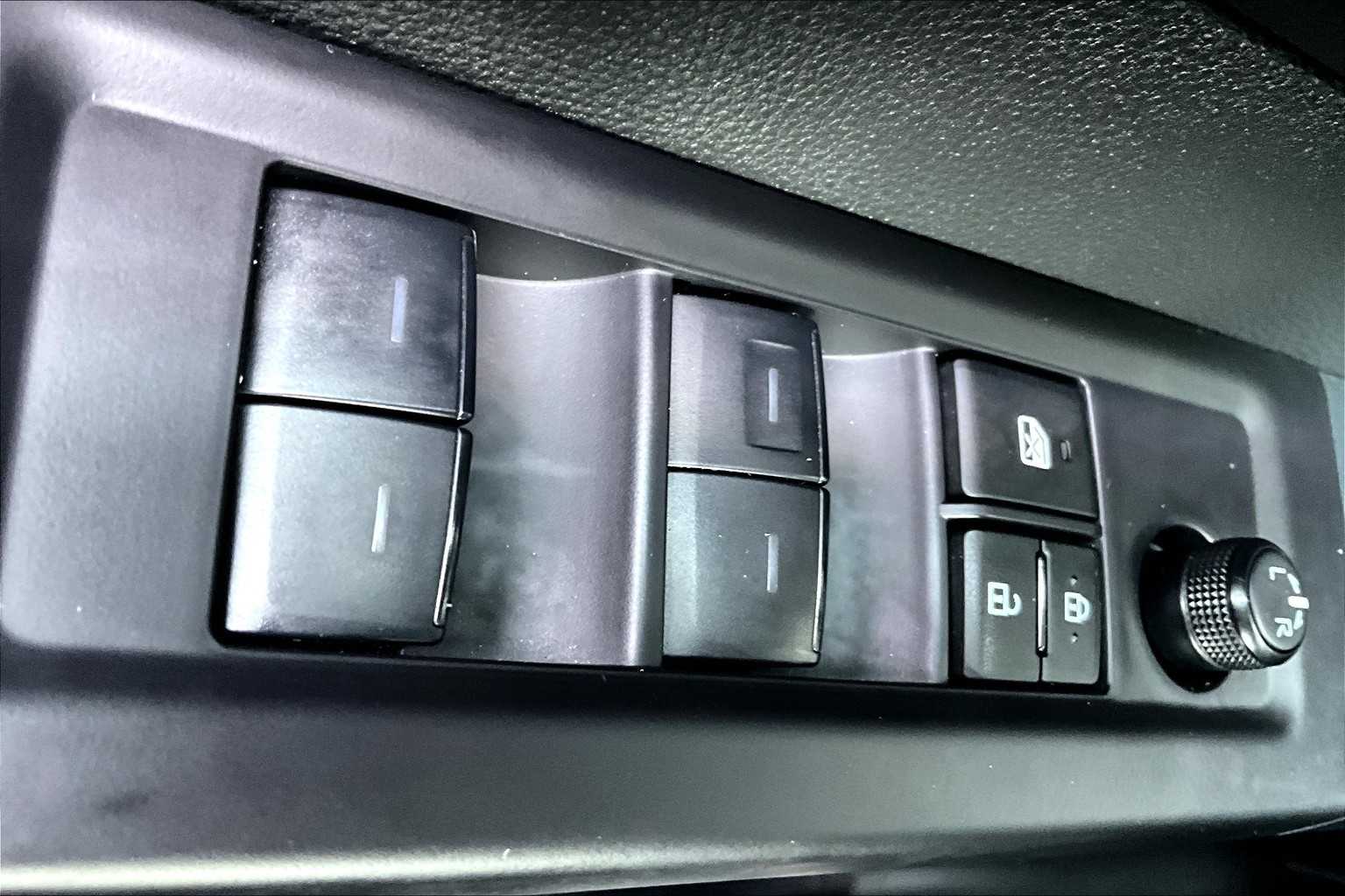2024 Toyota Tundra SR5 CrewMax photo 30